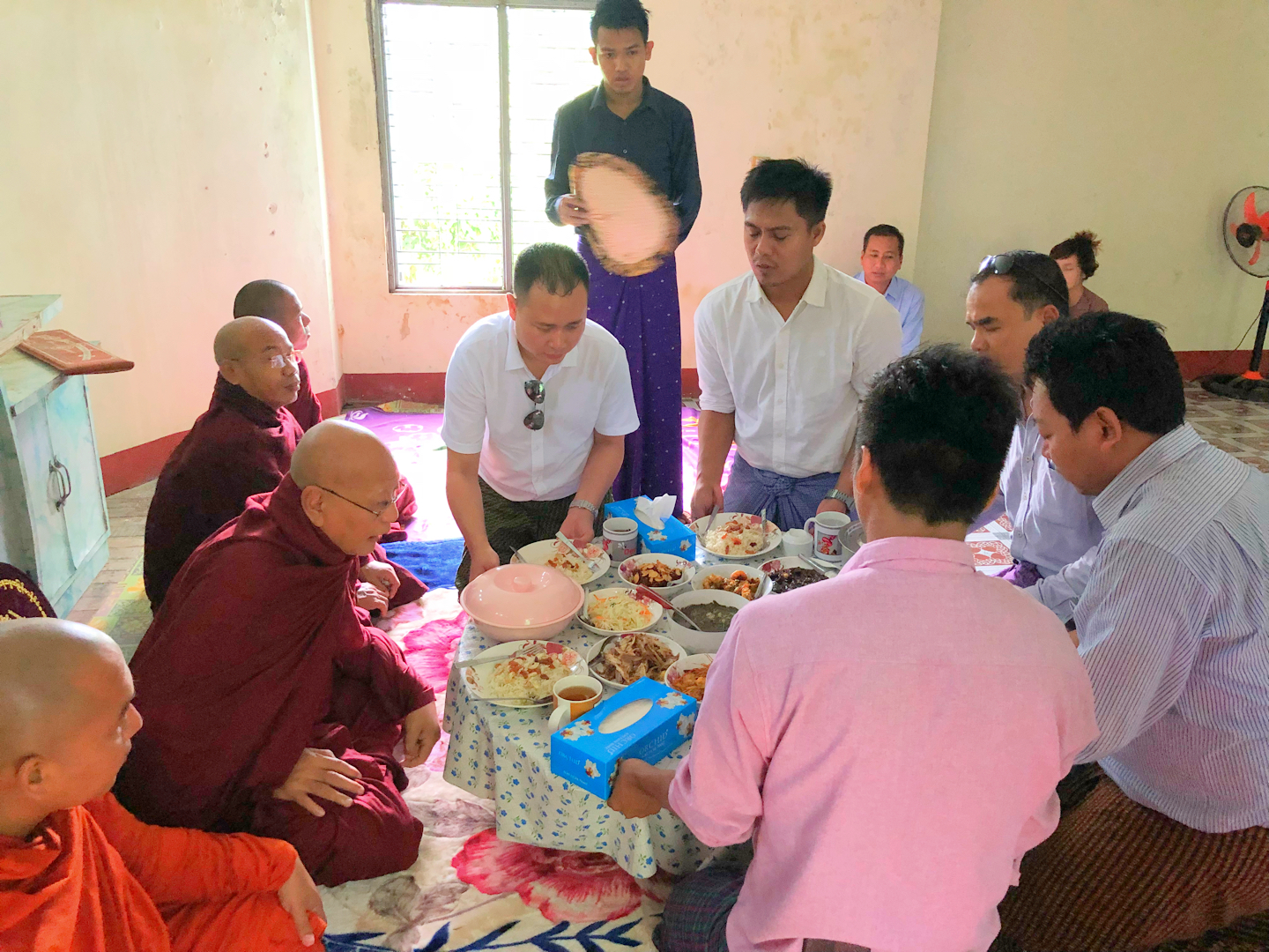 ကုမ္ပဏီ သက်တမ်း ၂နှစ်ပြည့် အထိမ်းအမှတ် ဆွမ်းကပ်အလှူ